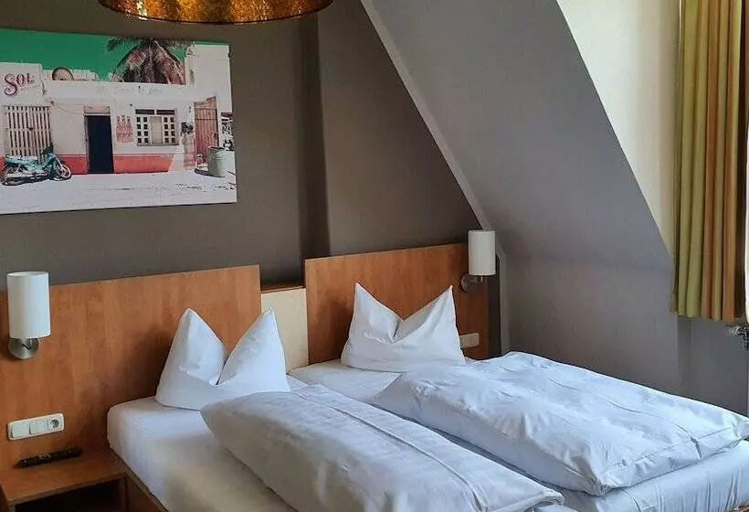 Hotelli Friedensbruecke