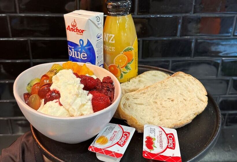 Отель Quest 256 Lambton