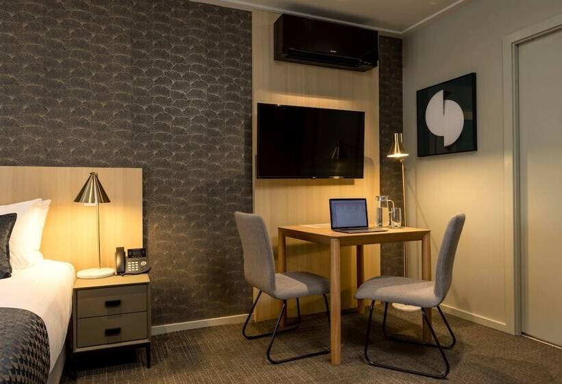 Отель Quest 256 Lambton