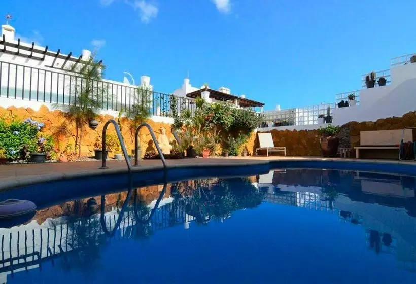 ペンション Coco Surfhouse   Coworking Coliving