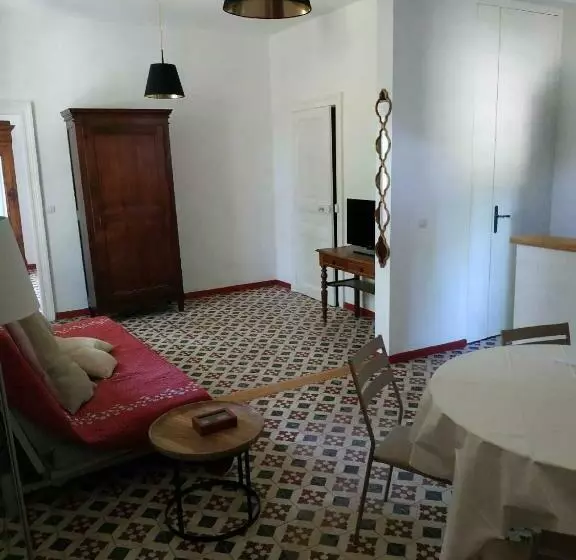 Majatalo Petit Gîte Familial Au Domaine De Valmont