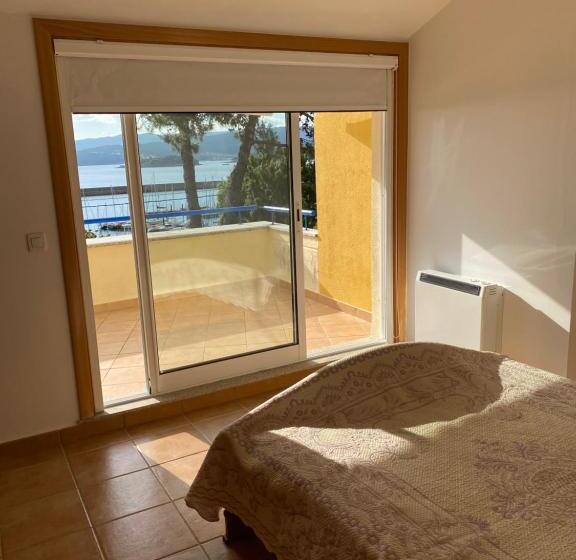 Adosado Portosin Con Piscina Al Lado De La Playa