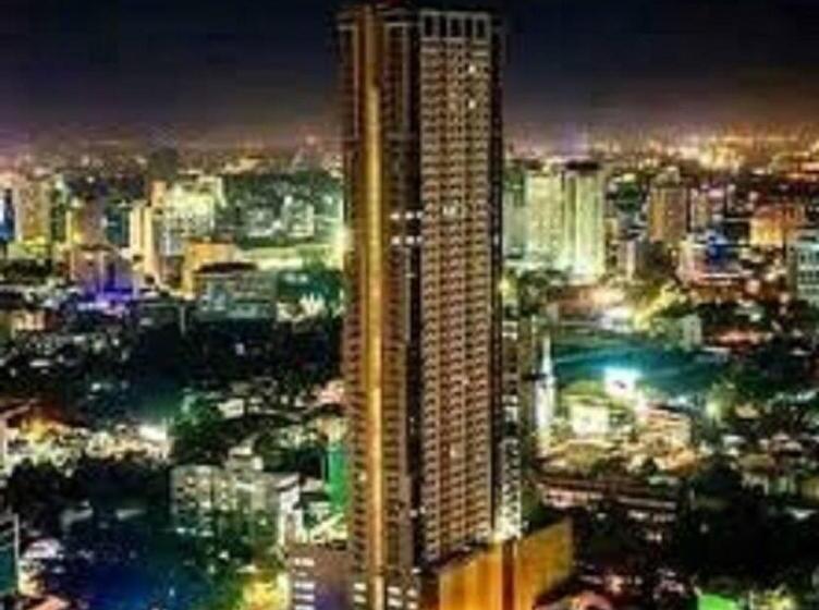 Horizon 101, A5 Free Pool Studios Near Mall Bar