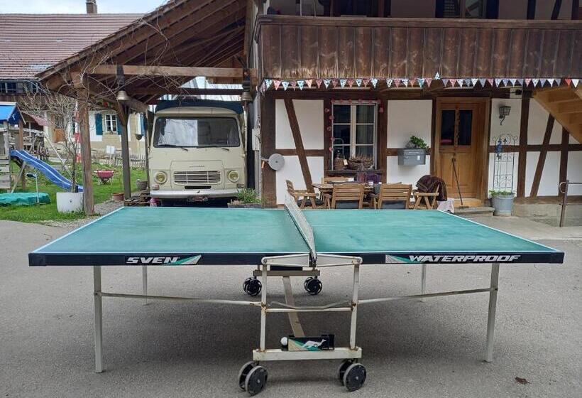 ホテル Uelis Stöckli Familienfreundliche Wohnung Auf Dem Bauernhof Mit Hotpot Und Alpakatrekking