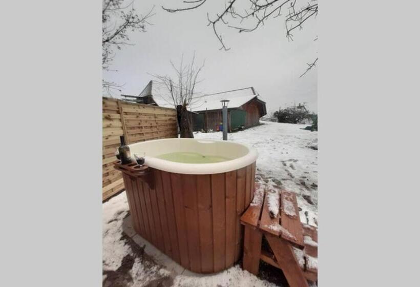 ホテル Uelis Stöckli Familienfreundliche Wohnung Auf Dem Bauernhof Mit Hotpot Und Alpakatrekking