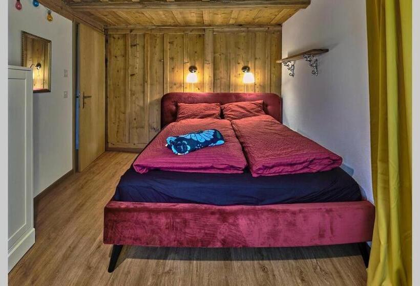 ホテル Uelis Stöckli Familienfreundliche Wohnung Auf Dem Bauernhof Mit Hotpot Und Alpakatrekking