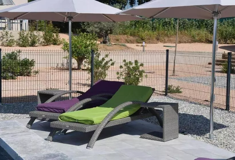 ベッドアンドブレックファースト Sous Les Pins Gîtes Et Chambres D Hôtes