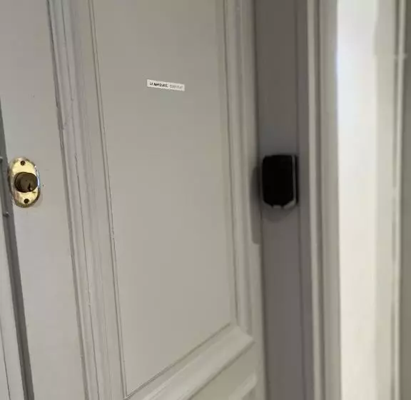 La Marquise   Cosy Flat   Jacuzzi   Senlis