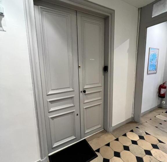 La Marquise Cosy Flat Jacuzzi Senlis