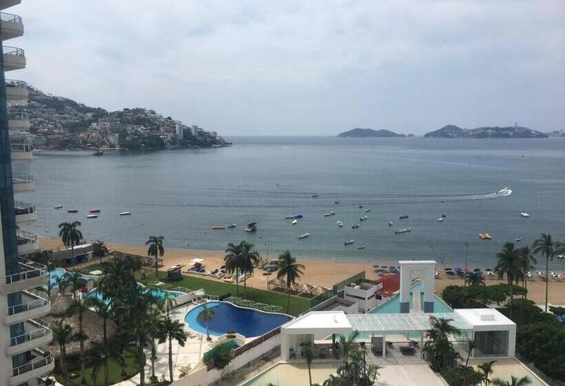 Luxury Apartment In Front Of Acapulco Beach
