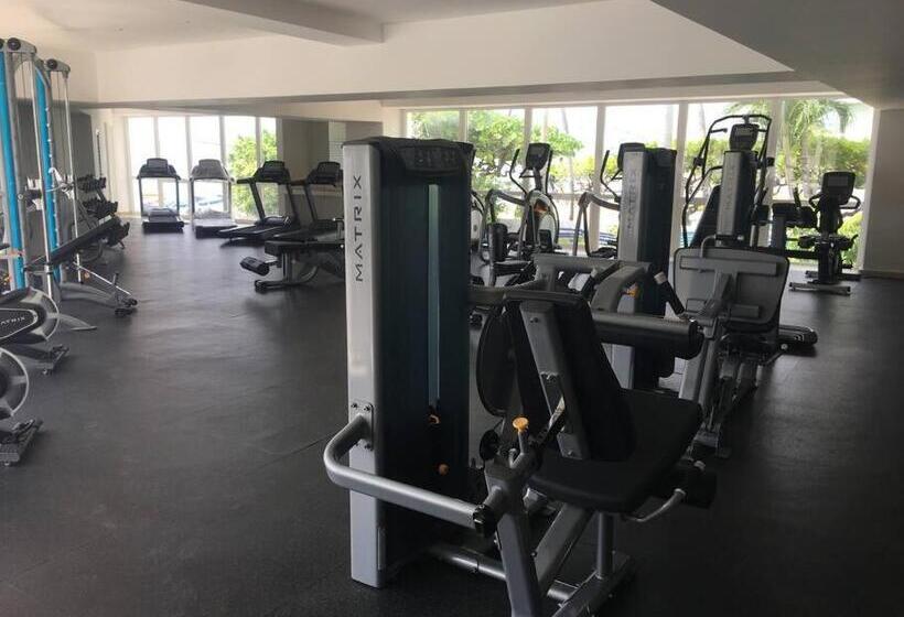 Luxury Apartment In Front Of Acapulco Beach