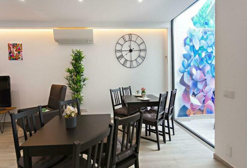 پانسیون Faro Clara Suites