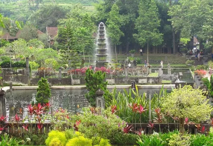 Retkeilymaja Dhangin Taman