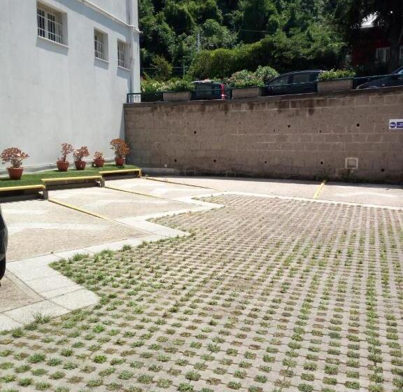 تختخواب و صبحانه Butterfly