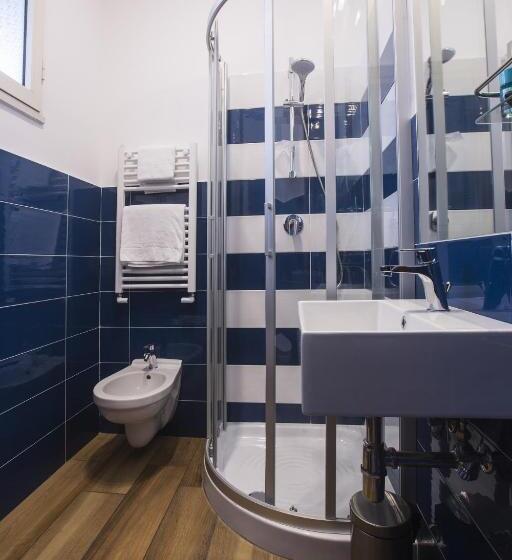 تختخواب و صبحانه Central Plaza Sorrento Coast