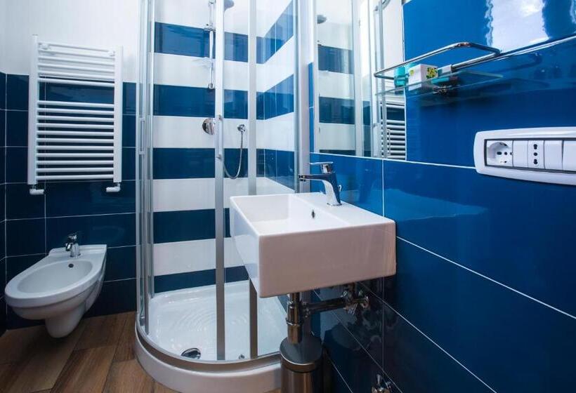 تختخواب و صبحانه Central Plaza Sorrento Coast