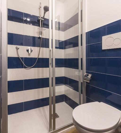 تختخواب و صبحانه Central Plaza Sorrento Coast