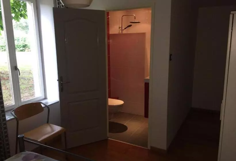 Aamiaismajoitus (B&B) Le Marronnier Entre Les Buis