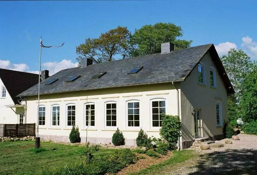 Hotelli Ferienwohnungen Gut Oestergaard