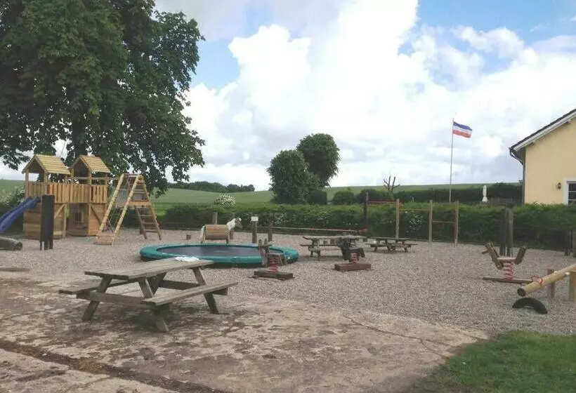 Hotelli Ferienwohnungen Gut Oestergaard