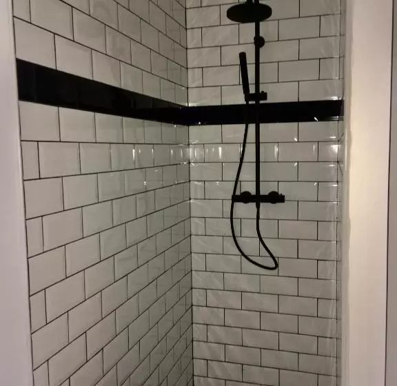 Loft Industriel Privé Climatisé Piscine Intérieure Terrasse Spa Et Jardin