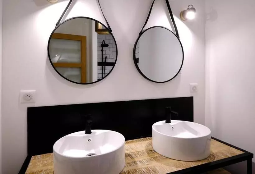 Loft Industriel Privé Climatisé Piscine Intérieure Terrasse Spa Et Jardin