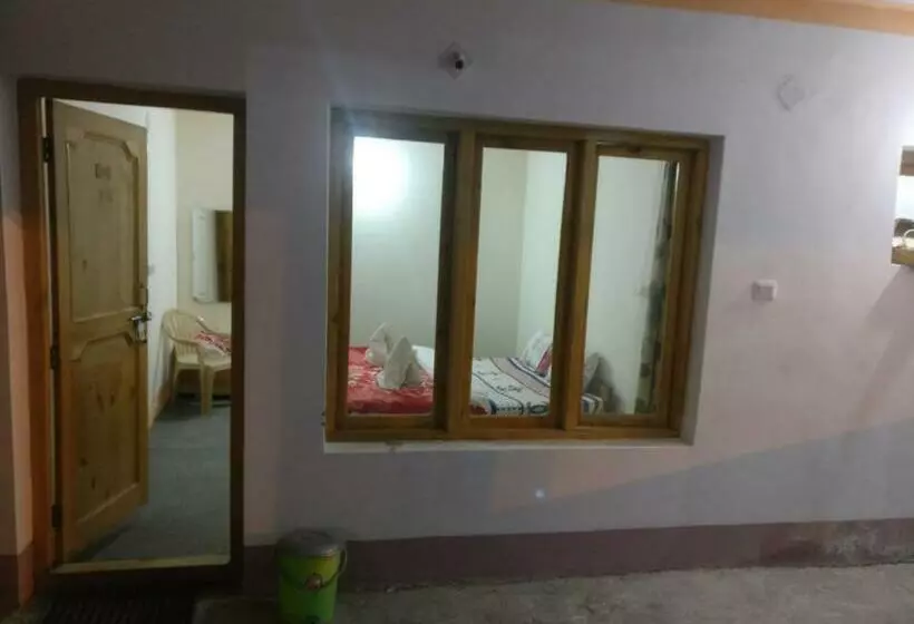 پانسیون Babu Guest House