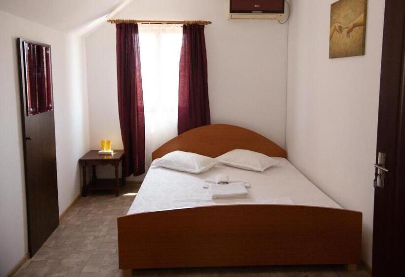 بنسيون Casa Dany