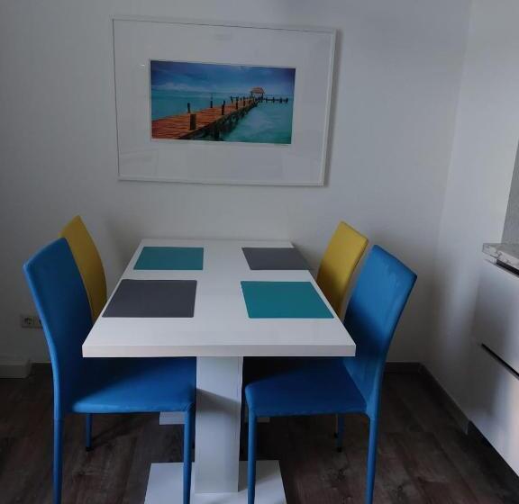 Gästewohnung Mit Küche Magdeburg An Der Elbe