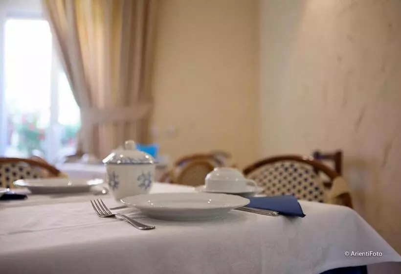 ホテル Albergo Del Lago