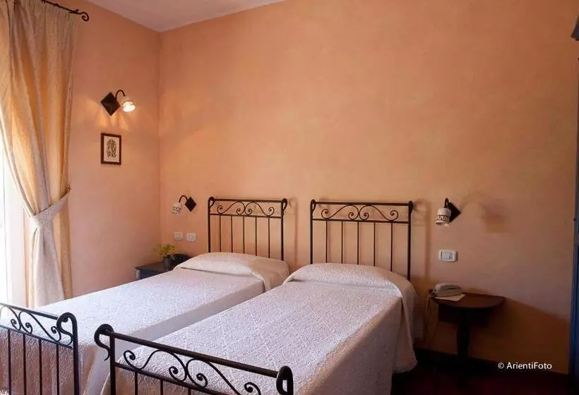 ホテル Albergo Del Lago