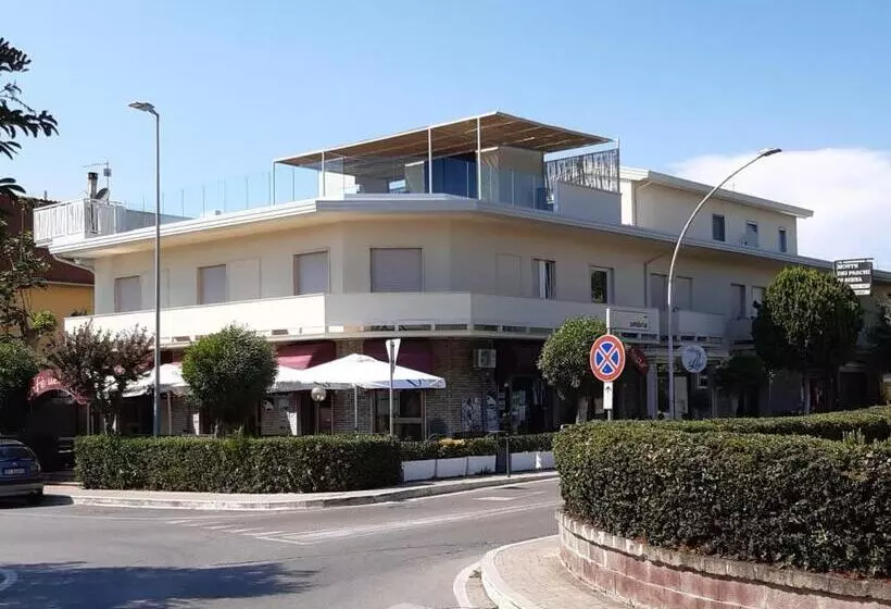 ホテル Albergo Del Lago