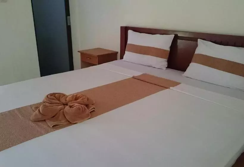 Pension Barracuda Beach Hostel