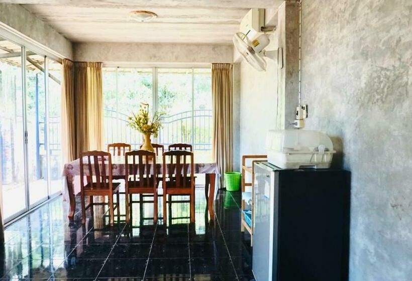 Pensionat Tanachporn Homestay ธนัชพร โฮมสเตย์ เมืองจันทบุรี