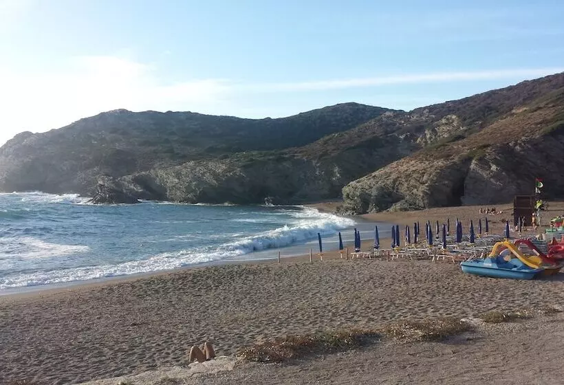 Общежитие Argentiera Inn