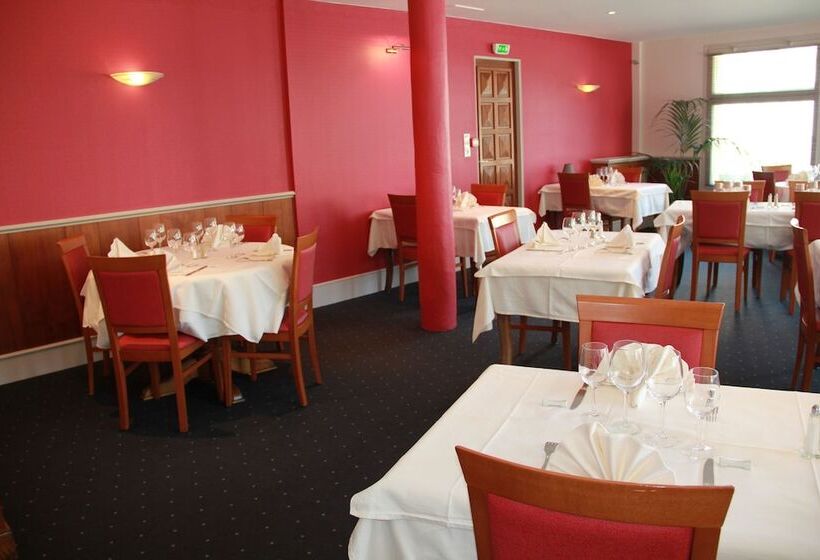 Отель Au Moyne De Saire