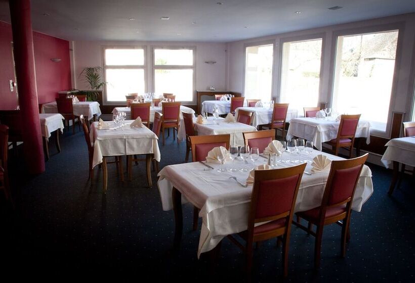 Отель Au Moyne De Saire