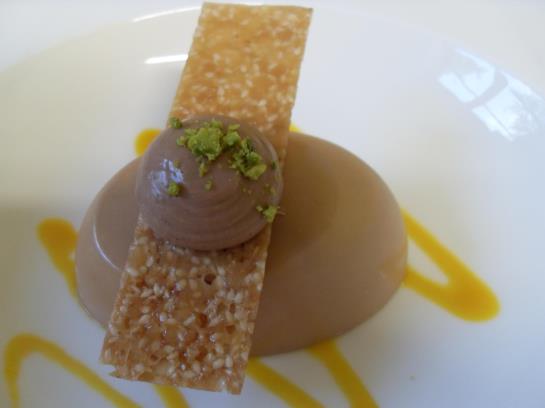 Отель Aux Armes De France