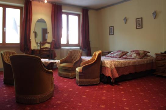 Отель Aux Armes De France