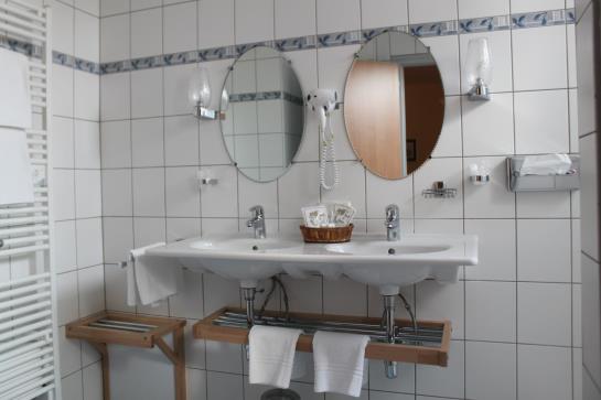 Отель Aux Armes De France