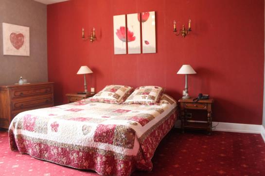 Отель Aux Armes De France