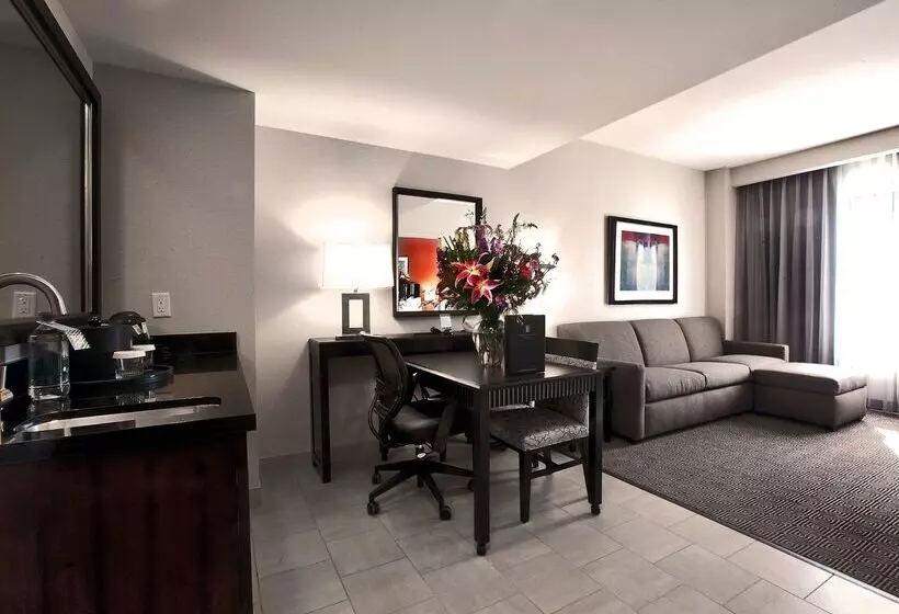 هتل Embassy Suites Palmdale