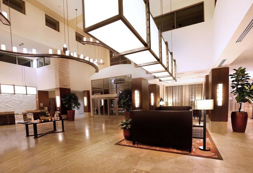 هتل Embassy Suites Palmdale