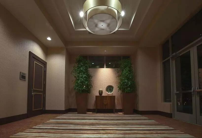 هتل Embassy Suites Palmdale