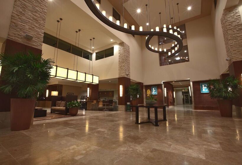 هتل Embassy Suites Palmdale