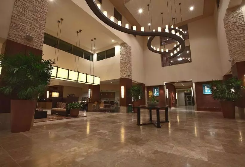 هتل Embassy Suites Palmdale