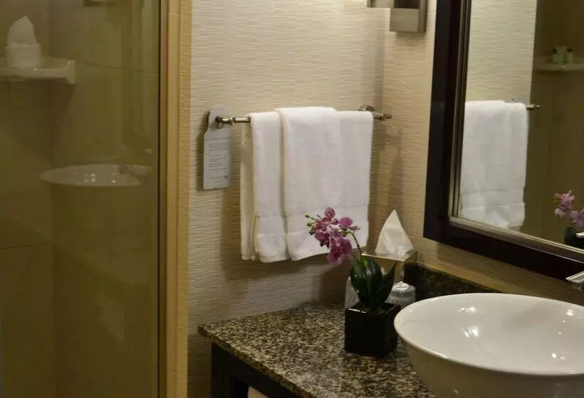 هتل Embassy Suites Palmdale