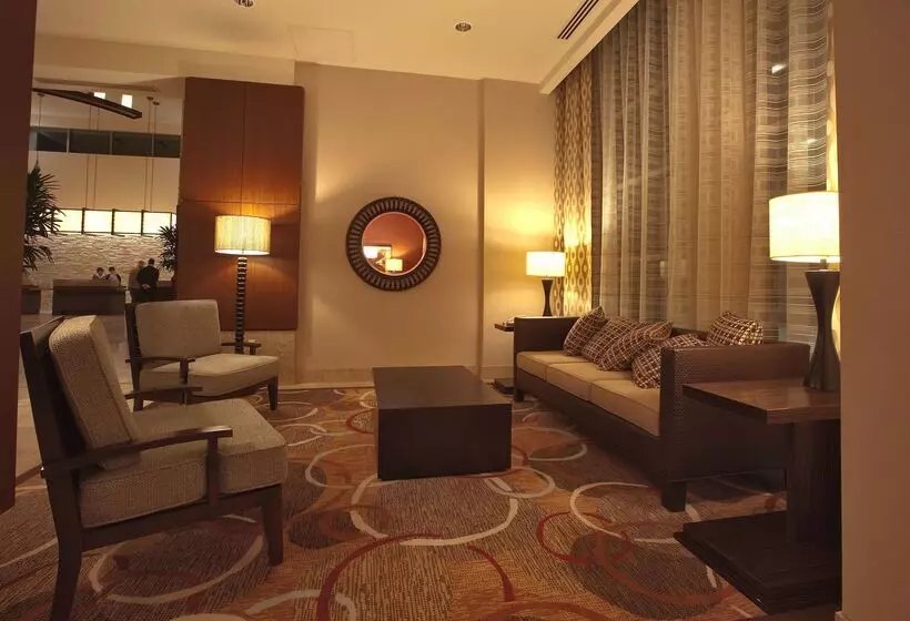 هتل Embassy Suites Palmdale