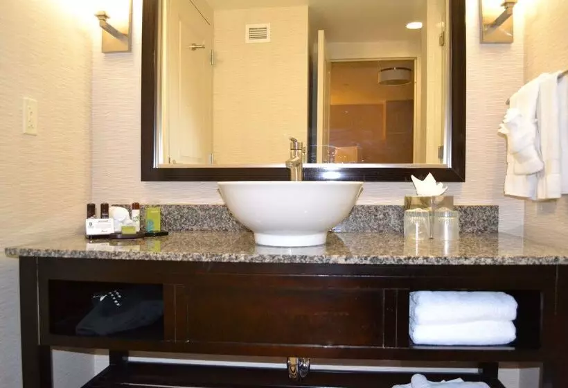 هتل Embassy Suites Palmdale