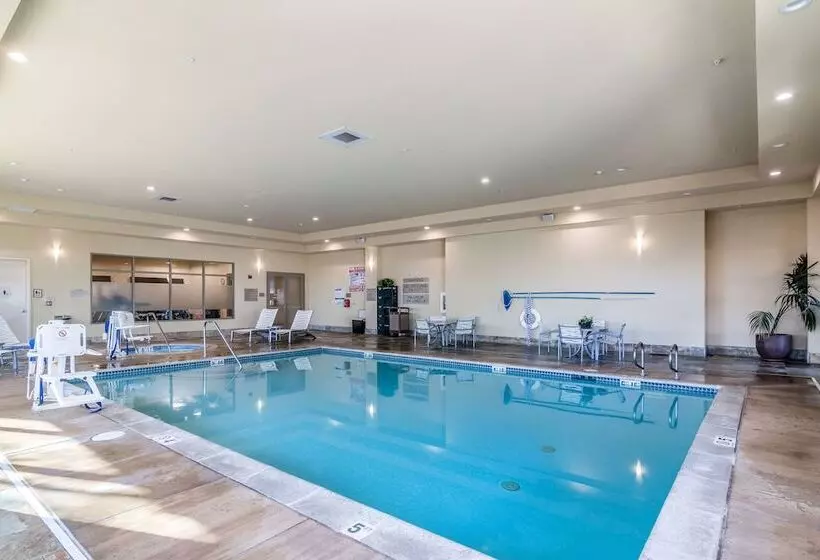 هتل Embassy Suites Palmdale